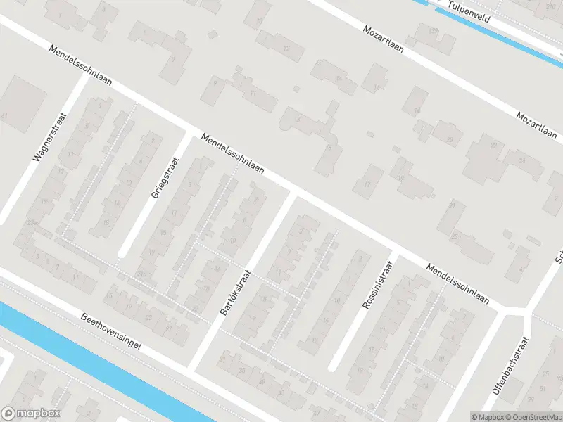 Ambulance met grote spoed naar de Bartókstraat in Castricum