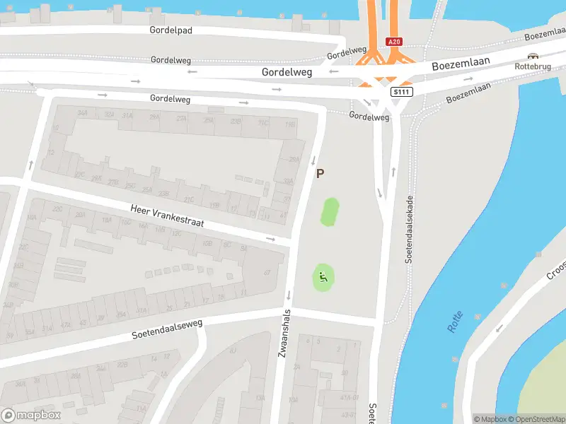 Brandweer met gepaste spoed naar de Soetendaalsestraat in Rotterdam