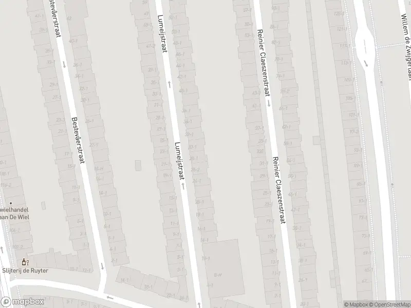 Brandweer met grote spoed naar de Reinier Claeszenstraat in Amsterdam vanwege afhijsen patient