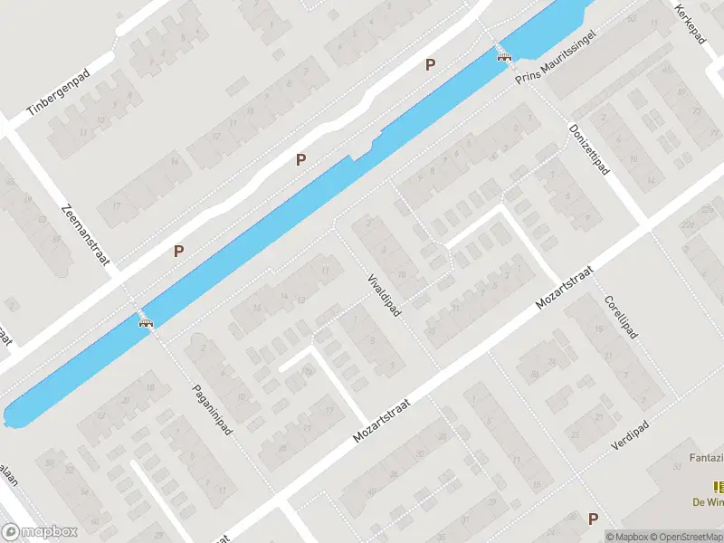 Ambulance met grote spoed naar de Vivaldipad in Nieuwerkerk aan den IJssel