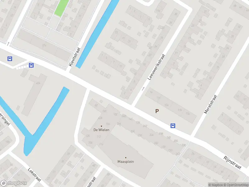 Ambulance met gepaste spoed naar de Leeuwerikstraat in Alblasserdam