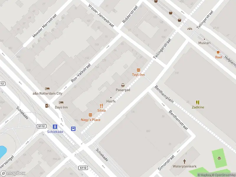 Ambulance met gepaste spoed naar de Teilingerstraat in Rotterdam