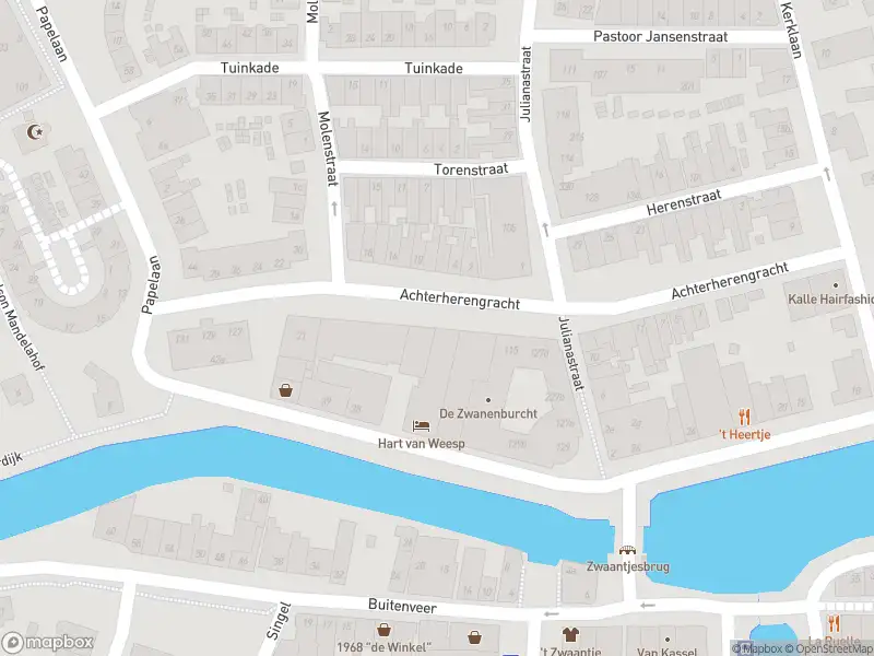 Ambulance met gepaste spoed naar de Achterherengracht in Weesp