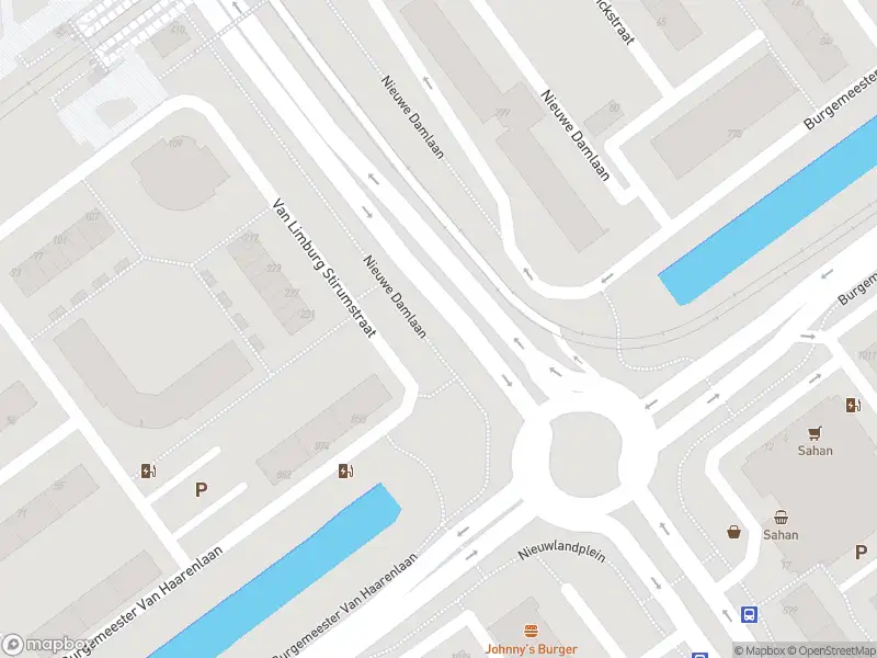 Ambulance met grote spoed naar de Nieuwe Damlaan in Schiedam