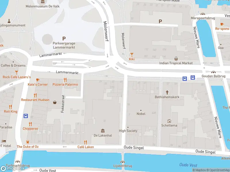Brandweer met gepaste spoed naar de Lammermarkt in Leiden