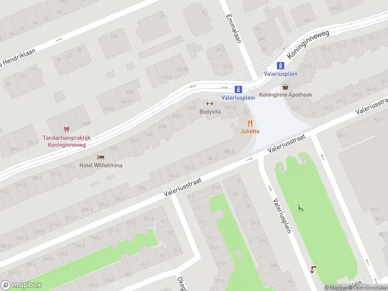 Ambulance met grote spoed naar de Valeriusplein in Amsterdam