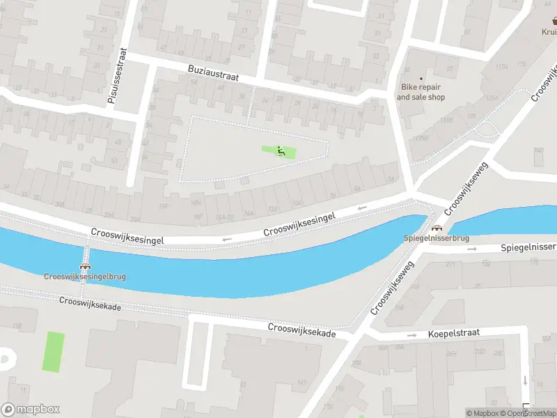 Ambulance met grote spoed naar de Crooswijksesingel in Rotterdam