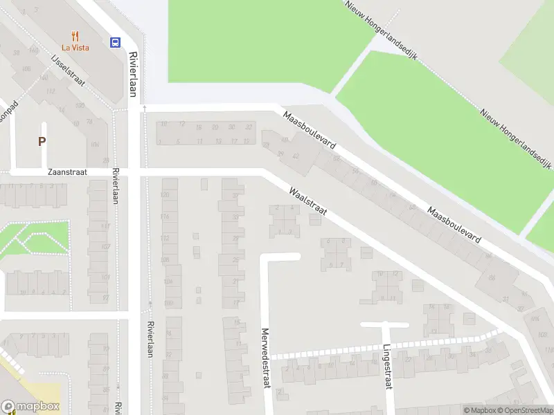 Ambulance met grote spoed naar de Waalstraat in Spijkenisse