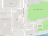 Ambulance met grote spoed naar de Admiraal Helfrichstraat in Amsterdam