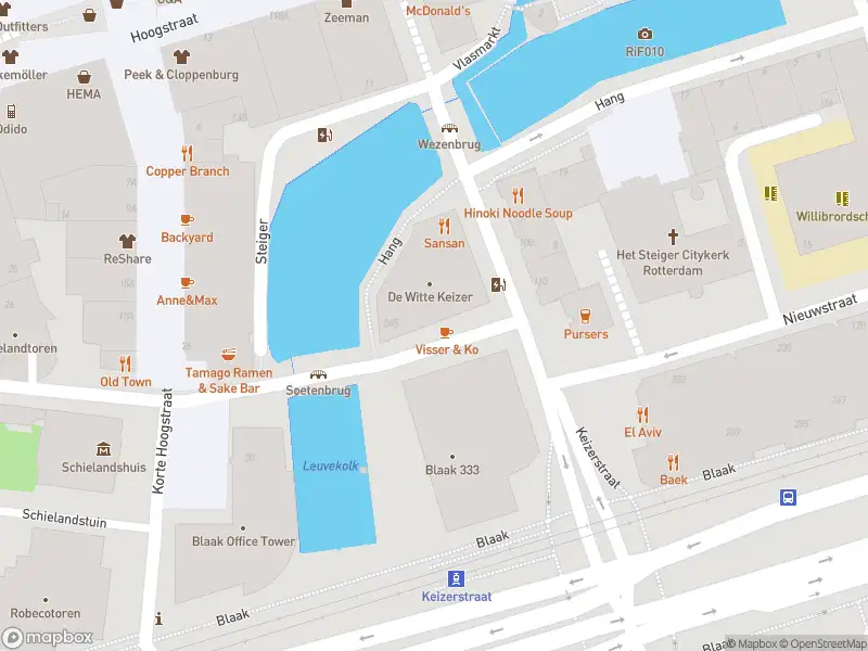 Brandweer met grote spoed naar de Vissersdijk in Rotterdam