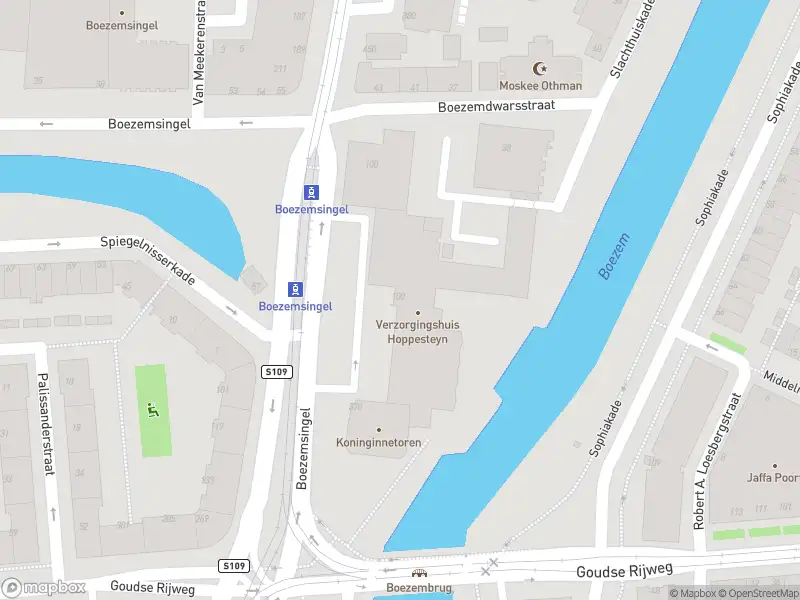 Ambulance met grote spoed naar de Boezemsingel in Rotterdam