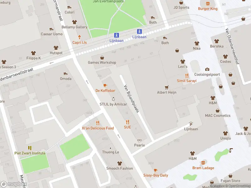 Brandweer met gepaste spoed naar de Van Bijlandtplaats in Rotterdam