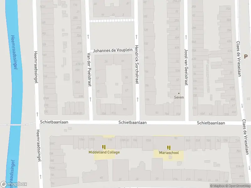 Ambulance met gepaste spoed naar de Hendrick Sorchstraat in Rotterdam