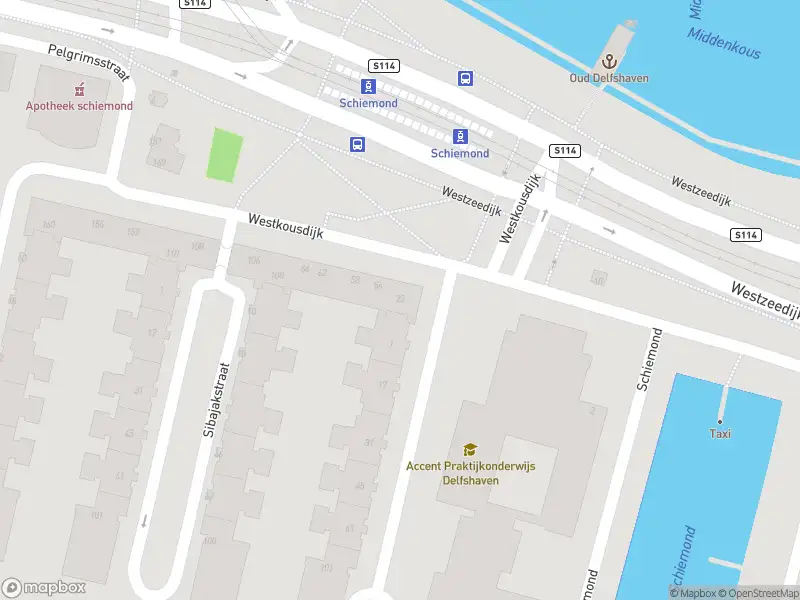 Ambulance met grote spoed naar de Westkousdijk in Rotterdam