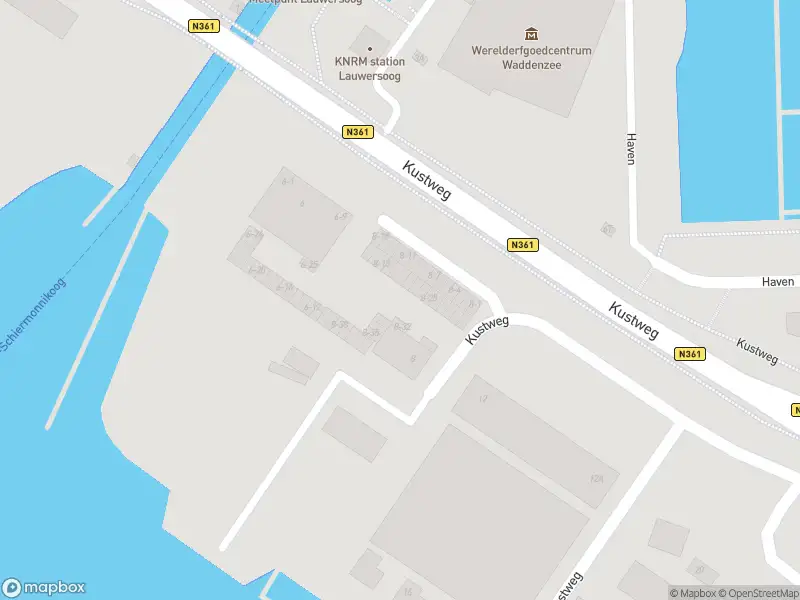 Brandweer met grote spoed naar de Kustweg in Lauwersoog vanwege voertuigbrand
