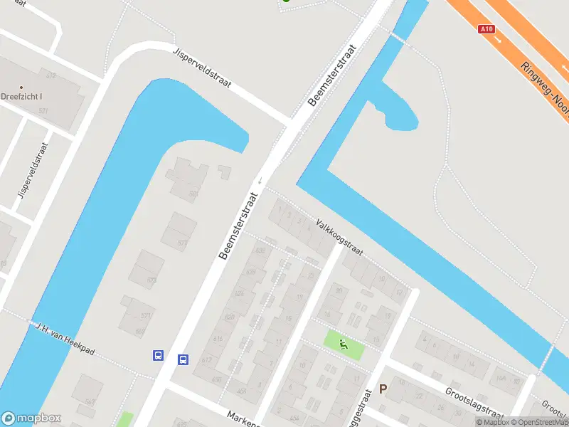 Brandweer met gepaste spoed naar de Valkkoogstraat in Amsterdam