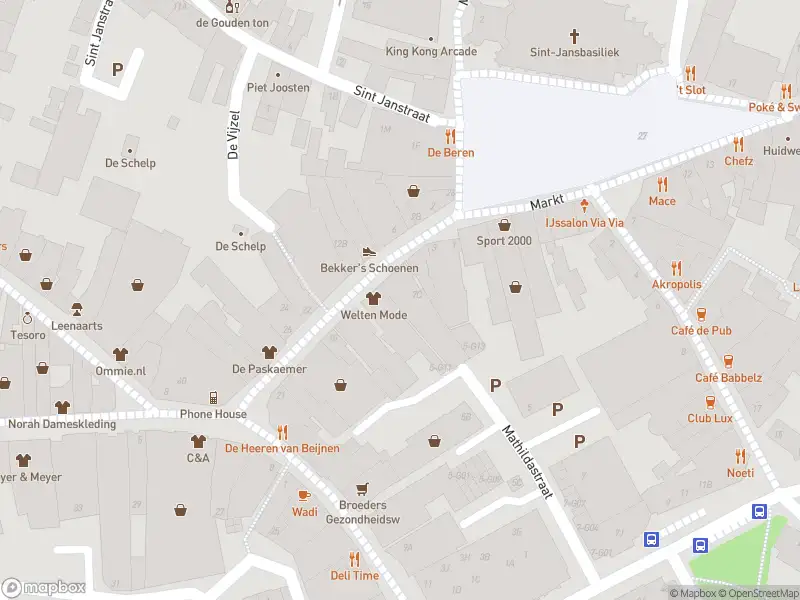 Brandweer en politie met grote spoed naar de Arendshof in Oosterhout vanwege gebouwbrand