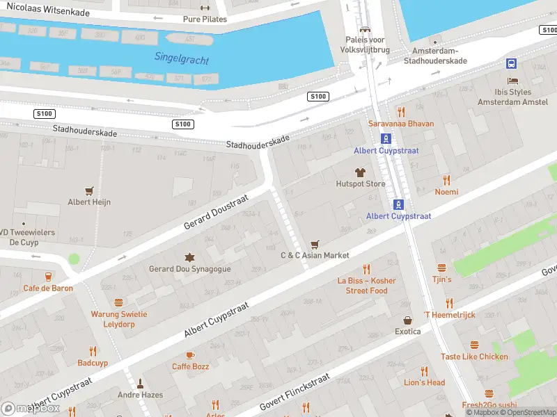 Ambulance met grote spoed naar de Nicolaas Berchemstraat in Amsterdam