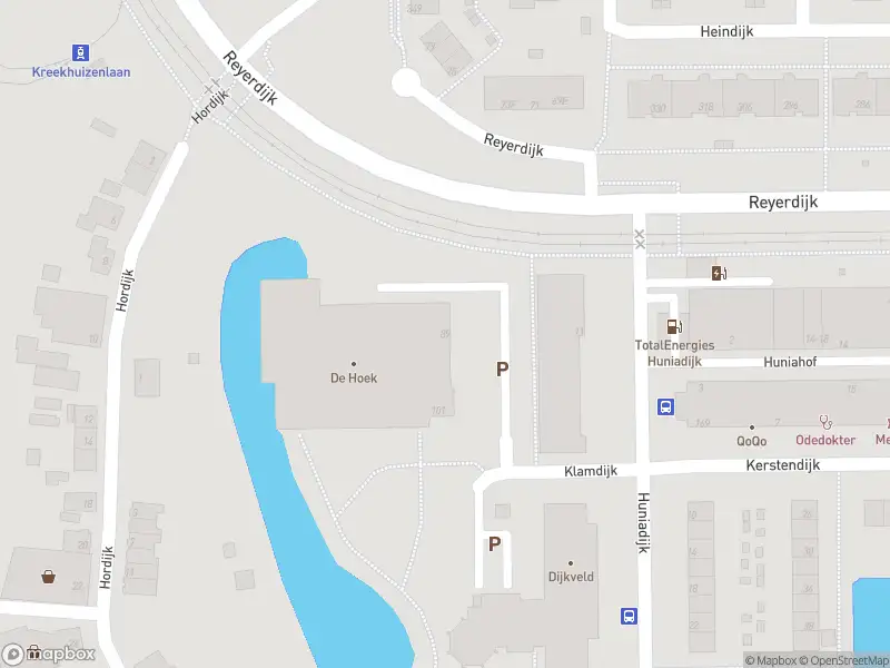 Ambulance met grote spoed naar de Klamdijk in Rotterdam