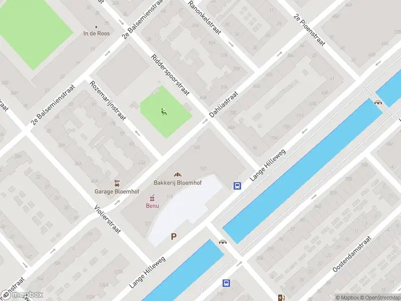Ambulance met gepaste spoed naar de Sint-Andriesstraat in Rotterdam