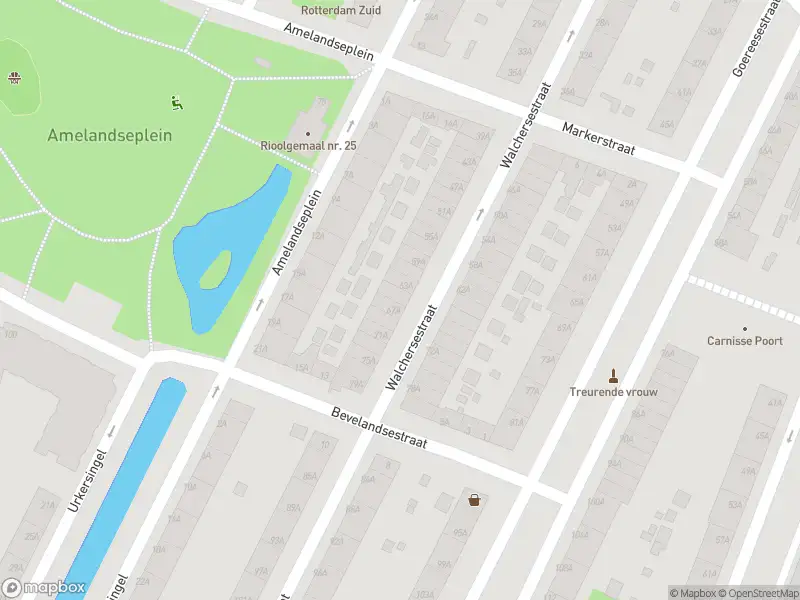 Ambulance met gepaste spoed naar de Walchersestraat in Rotterdam