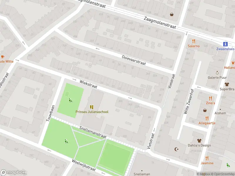 Ambulance met grote spoed naar de Wiekstraat in Rotterdam