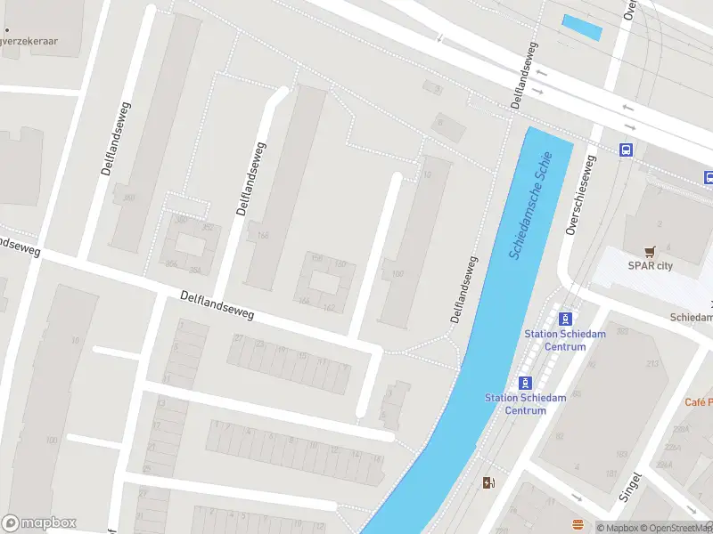Ambulance met grote spoed naar de Delflandseweg in Schiedam