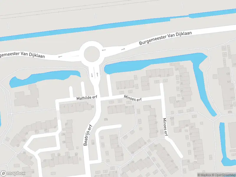 Ambulance met grote spoed naar de Minoes erf in Capelle aan den IJssel