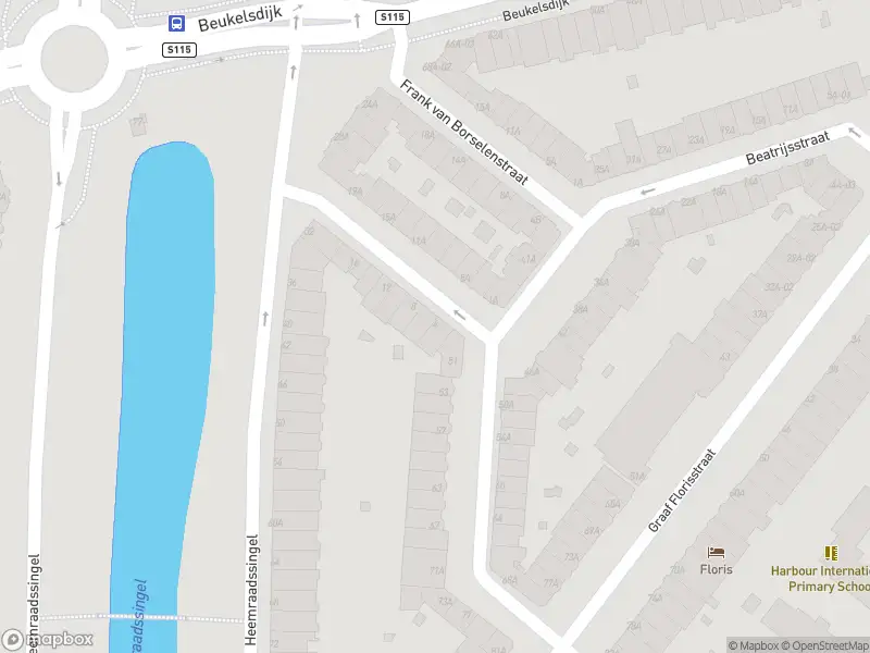 Ambulance met gepaste spoed naar de Persijnstraat in Rotterdam