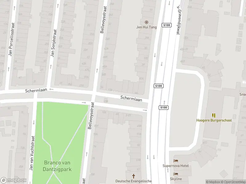 Ambulance met grote spoed naar de Schermlaan in Rotterdam