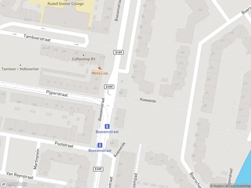 Ambulance met grote spoed naar de Boezemstraat in Rotterdam