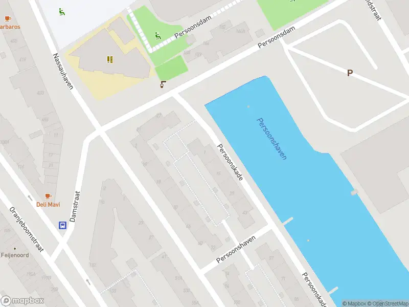 Ambulance met gepaste spoed naar de Persoonskade in Rotterdam