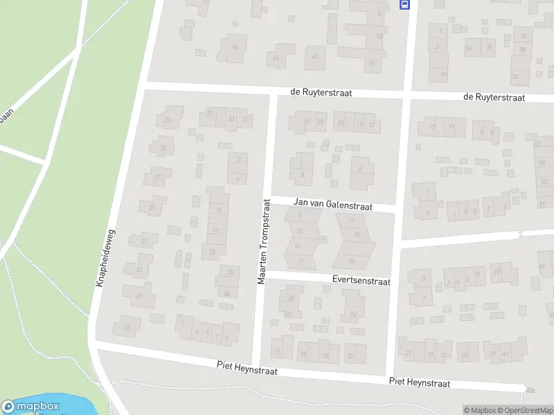 Brandweer met gepaste spoed naar de Maarten Trompstraat in Groesbeek vanwege een liftopsluiting