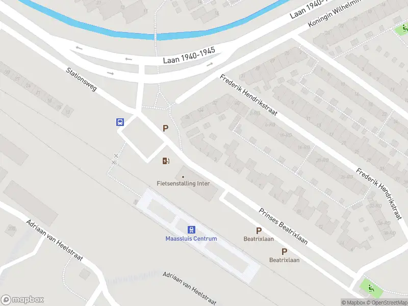 Ambulance met grote spoed naar de Prinses Beatrixlaan in Maassluis