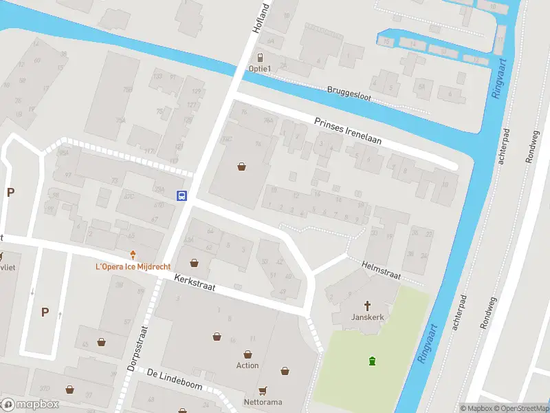 Ambulance met grote spoed naar de Helmstraat in Mijdrecht