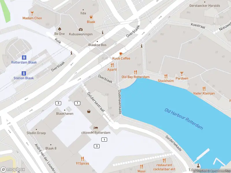 Politie naar de Oudehavenkade in Rotterdam vanwege personen te water