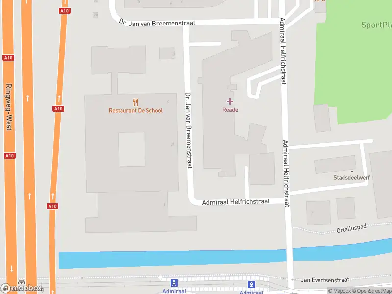 Ambulance met grote spoed naar de Dr. Jan van Breemenstraat in Amsterdam