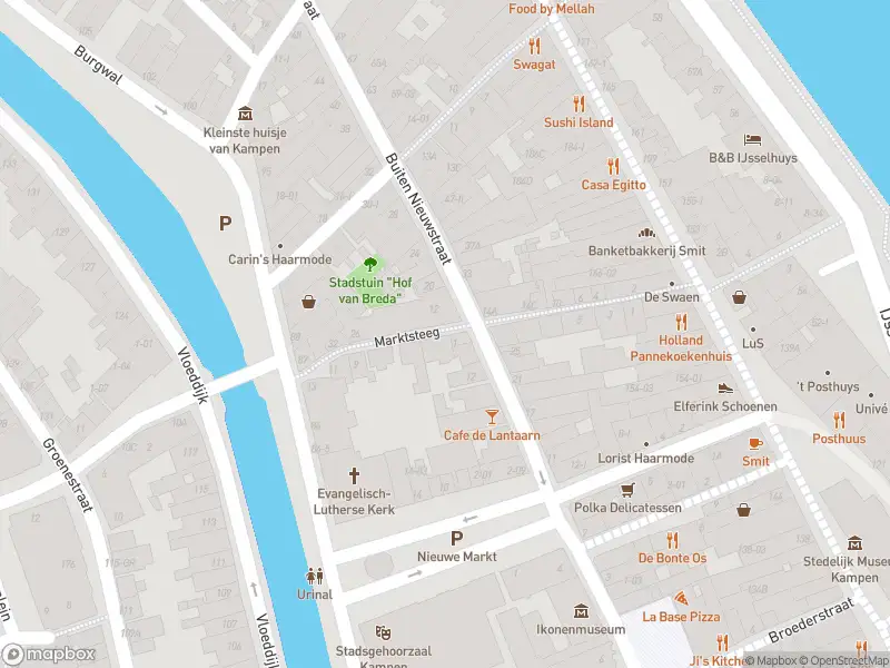 Brandweer met gepaste spoed naar de Marktsteeg in Kampen vanwege afhijsen patient