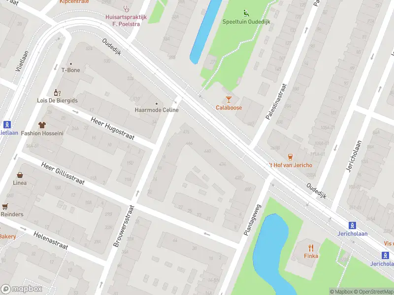 Ambulance met grote spoed naar de Oudedijk in Rotterdam