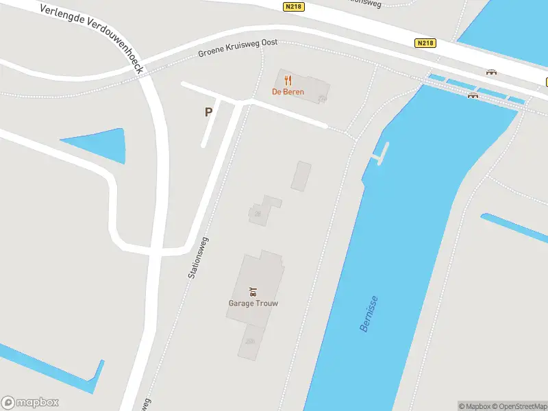 Ambulance met grote spoed naar de Stationsweg in Heenvliet