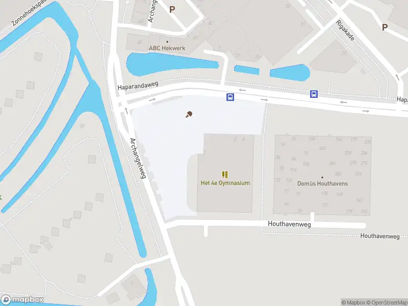 Ambulance met grote spoed naar de Houthavenweg in Amsterdam