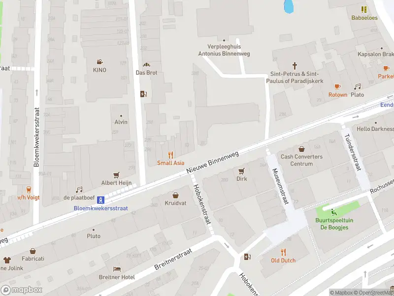 Ambulance met grote spoed naar de Nieuwe Binnenweg in Rotterdam