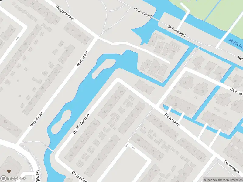 Ambulance met grote spoed naar de De Rietlanden in Alblasserdam
