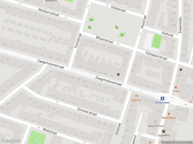 Ambulance met grote spoed naar de Zaagmolenstraat in Rotterdam