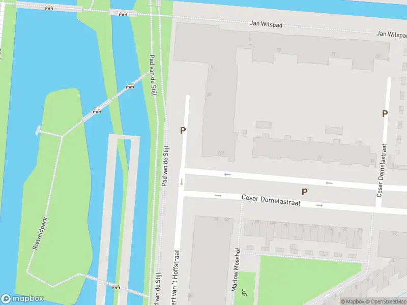 Brandweer met grote spoed naar de Robert van 't Hoffstraat in Rotterdam vanwege gebouwbrand