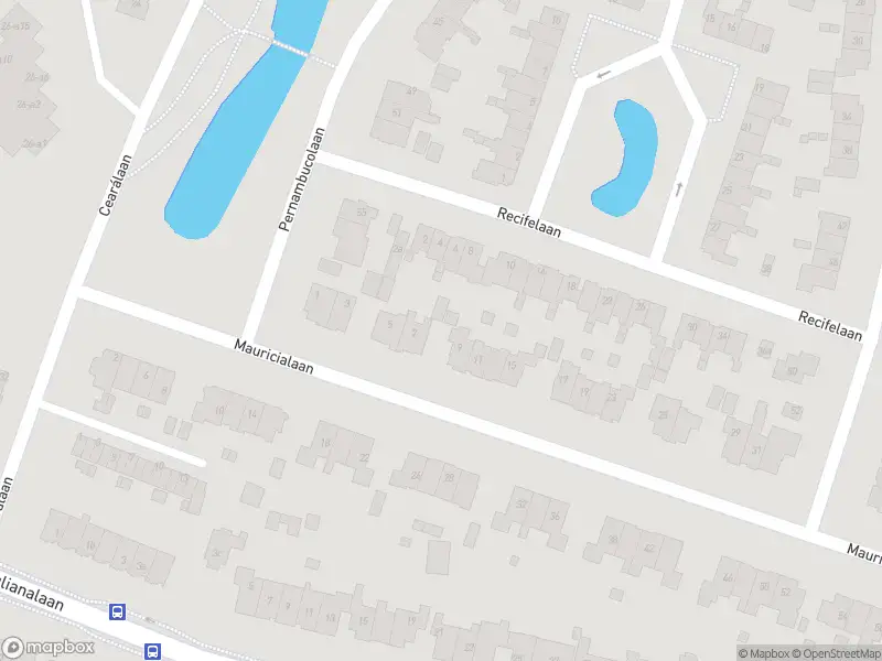 Ambulance met grote spoed naar de Ter Hoffsteedeweg in Overveen