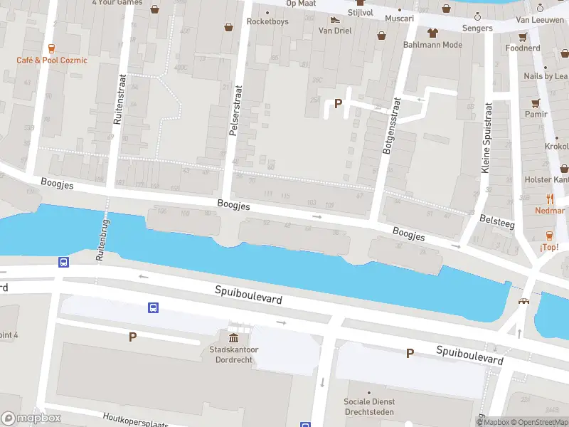 Ambulance met grote spoed naar de Boogjes in Dordrecht