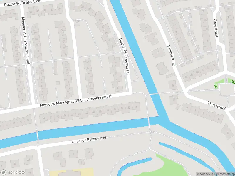 Ambulance met grote spoed naar de Dr. W. Dreesstraat in Gorinchem