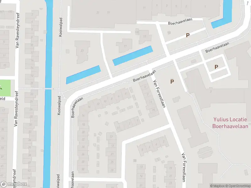 Ambulance met grote spoed naar de Boerhaavelaan in Barendrecht