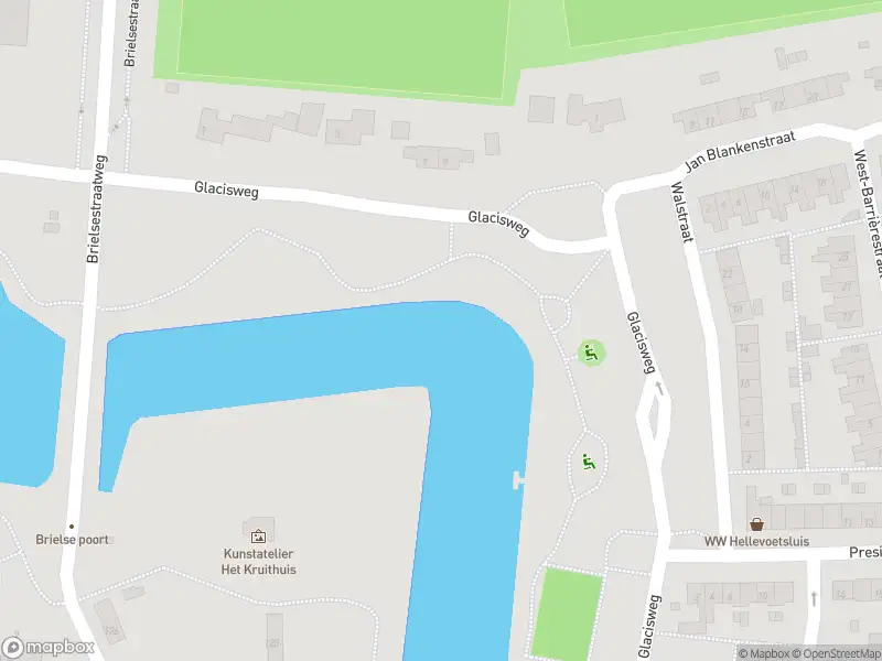Ambulance met gepaste spoed naar de Glacisweg in Hellevoetsluis